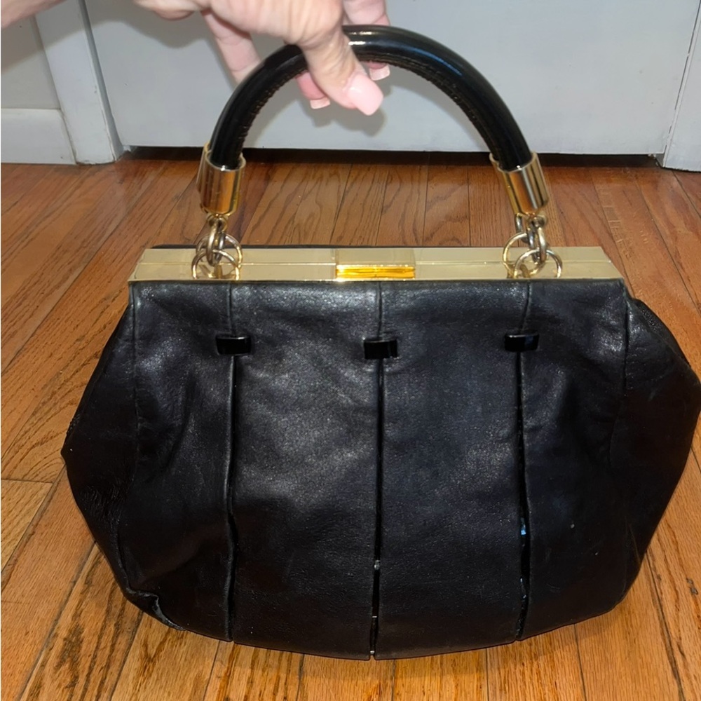 Per Se: Women’s Black Leather Handbag